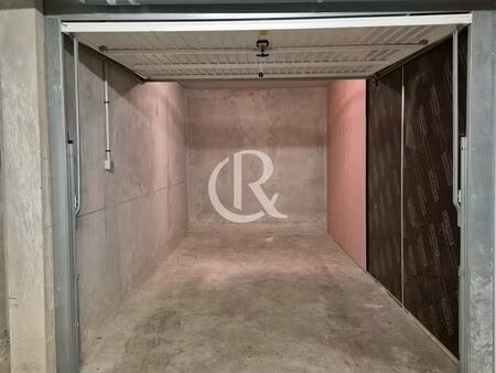 parking/box 12 m² hyères