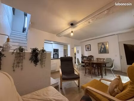 cap corse  macinaggio  t3  65 m²  très bon état  climatisation  cuisine aménagée et équipé