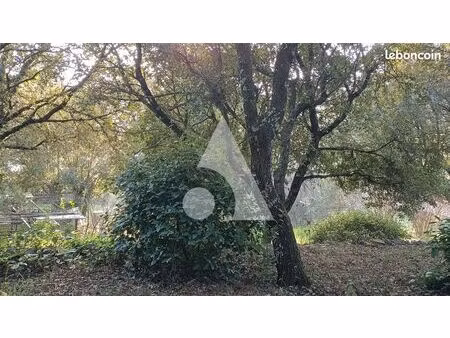 terrain 1000 m² flassans sur issole