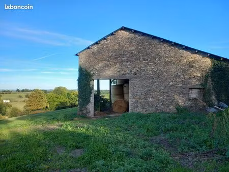 hangar avec son terrain