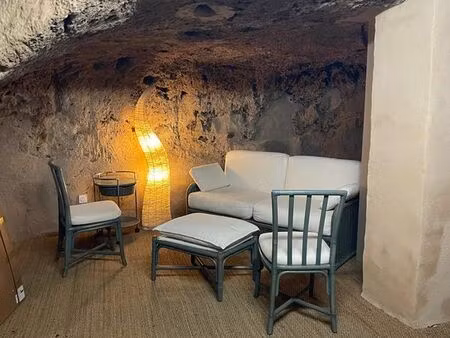 cotignac (83570) – appartement 3 pièces rénové avec jardin privatif