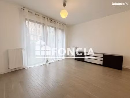 studio 1 pièce 28 m²