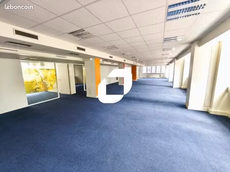 bureau 500 m²