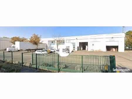 local d'activité 536 m²