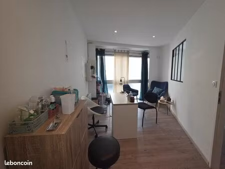 bureau a louer/ salle de soins