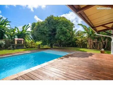 maison rénovée avec piscine et potentiel locatif – le lamentin