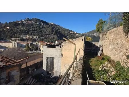 à vendre – terrain avec maison en ruine