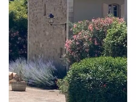 maison 60 m2   2 chambres . place parking / jardinet