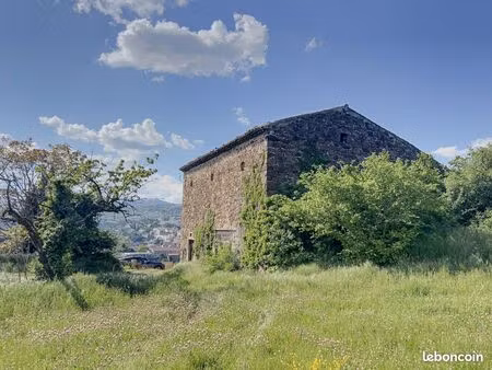 grange 2 pièces 160 m²