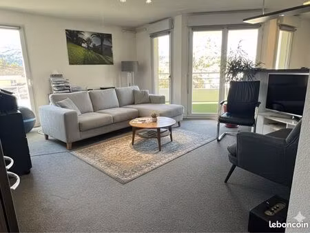 à vendre – 3 pièces avec terrasse  garage fermé et ascenseur – la roquette-sur-siagne