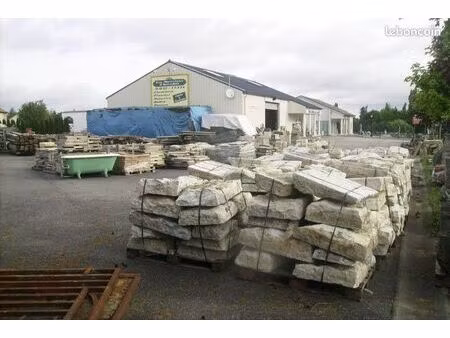 hangar commercial 500 m² avec bureaux – accès pl – neufchâteau (ht)