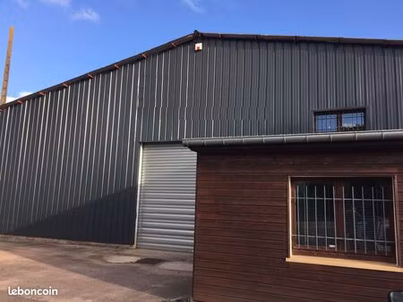 entrepôt 650 m² avec bureaux modernes 100 m² – sécurisé – accès pl – saint-dié