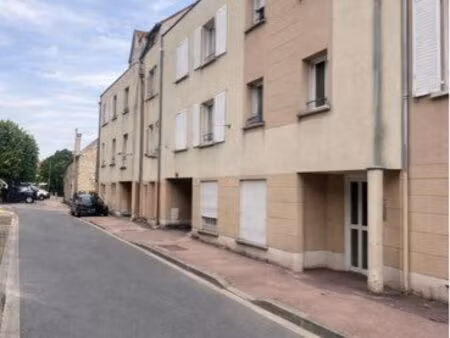 place de parking sécurisée – étampes – 5500