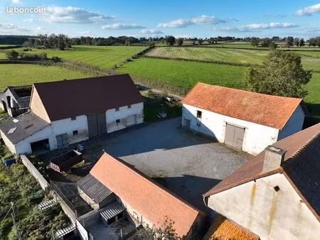 ancien corps de ferme à 10min de st pourcain sur sioule
