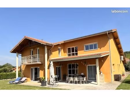 villa à poncin (01450)