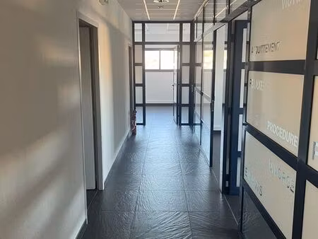 locaux professionnels aménagés 139m2