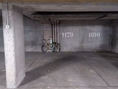 place parking vieux massy