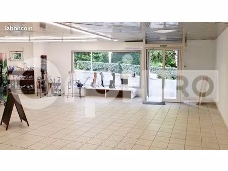 local commercial 144 m²