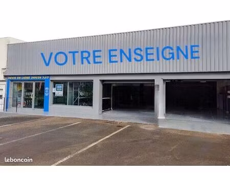 local commercial 215 m² emplacement n°1