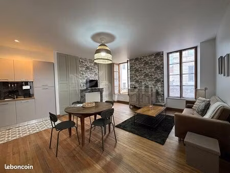 immeuble 3 pièces 66 m²