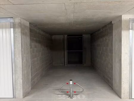 place de stationnement à louer saint-genis-pouilly (01630)