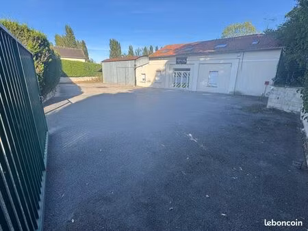 local professionnel bureau à louer