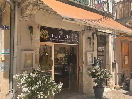 a vendre bail commercial trés bel emplacement les vans