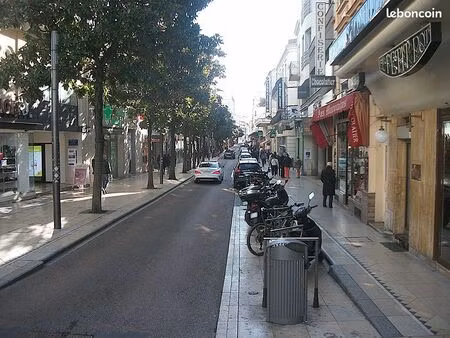 local commercial hyper centre