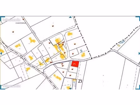 terrain jonzac 672m²