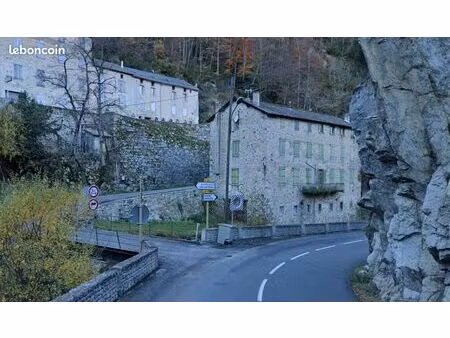 appartement type f4 80m2 carcanières les bains