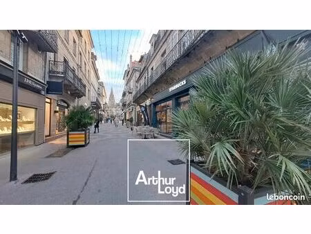 local commercial 240 m²