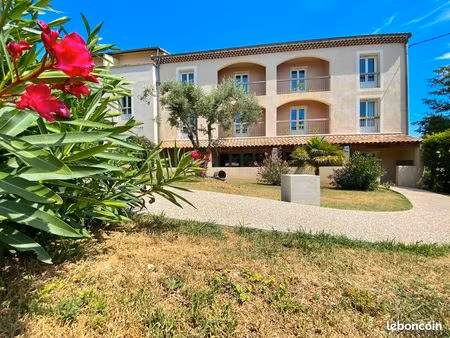 hôtel de charme 33 chambres 1900m² rochemaure