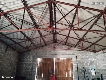 hangar centre ville 118m2 grand et haut