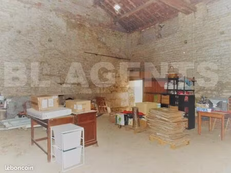 parking 97 m² vitteaux