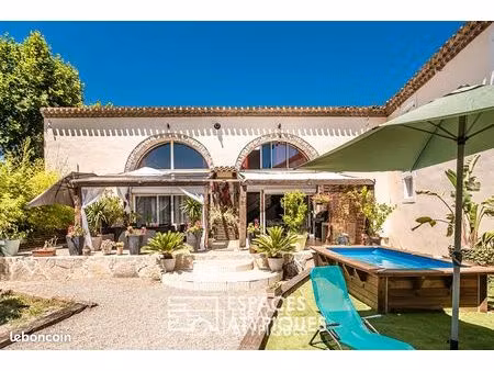 propriété 5 pièces 400 m²