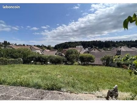 terrain maiche centre