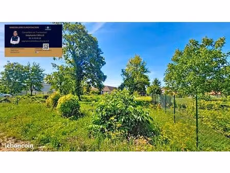 terrain 1777 m² le pavillon ste julie