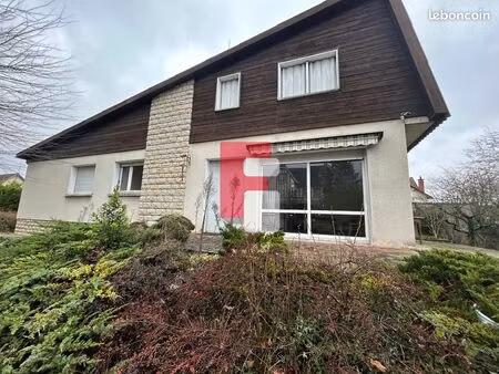 maison 10 pièces 210 m²