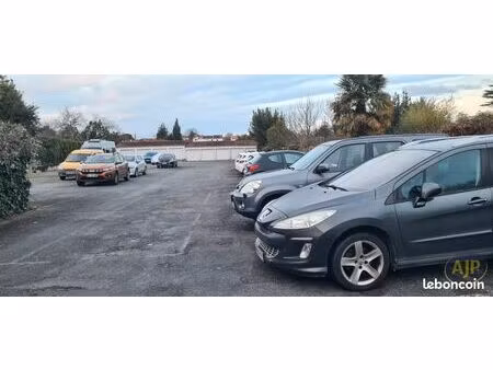 parking/box 11 m² saintes