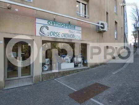 local commercial 144 m²