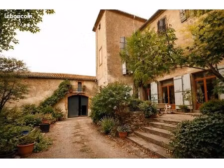 maison 26 pièces 695 m²