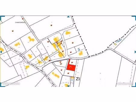 terrain jonzac 929m²