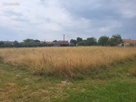 terrain 1 710 m² mirambeau