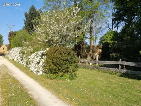 terrain constructible de 2441m2