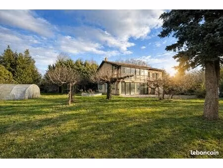 villa 4 pièces 96 m²