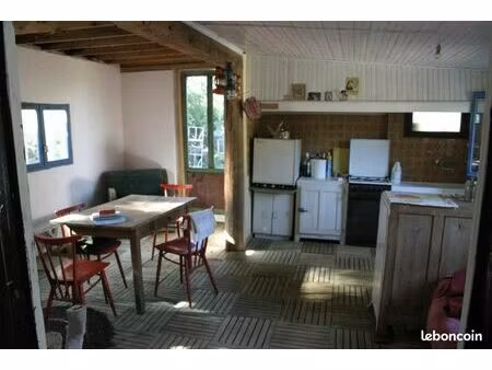 cabanons sur terrain de loisir