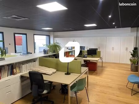 bureau 728 m²