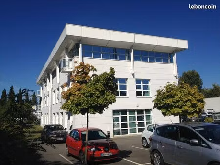 bureaux 65 m²