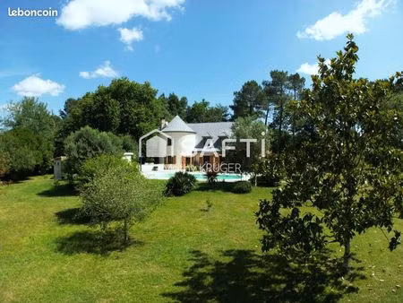 propriété 7 pièces 228 m²