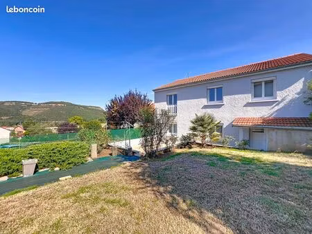 agréable maison spatieuse et lumineuse